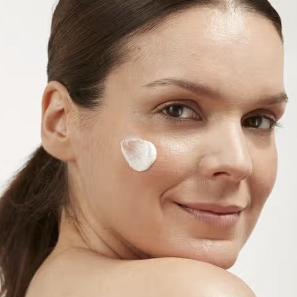 Elemis Clarifying Clay Wash 150mls - Picture 5 of 11